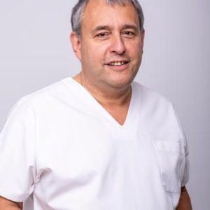 Dr Luc Louis