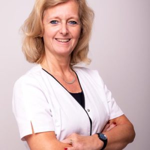 Dr Ariane Simons