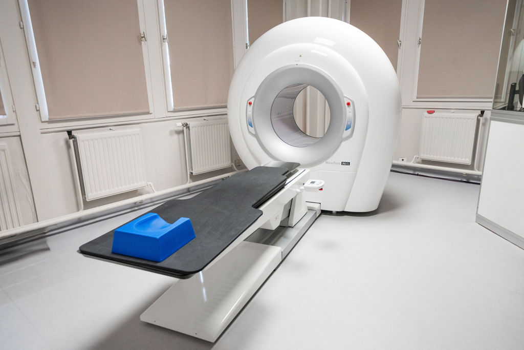 Salle de scanner (tomodensitométrie) du service d'imagerie médicale de la Polyclinique de Fléron